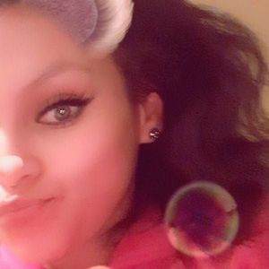 Meet your Posher, Yasmin garcia